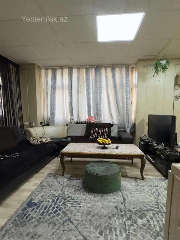 Satılır 3 otaqlı köhnə tikili 90 m²