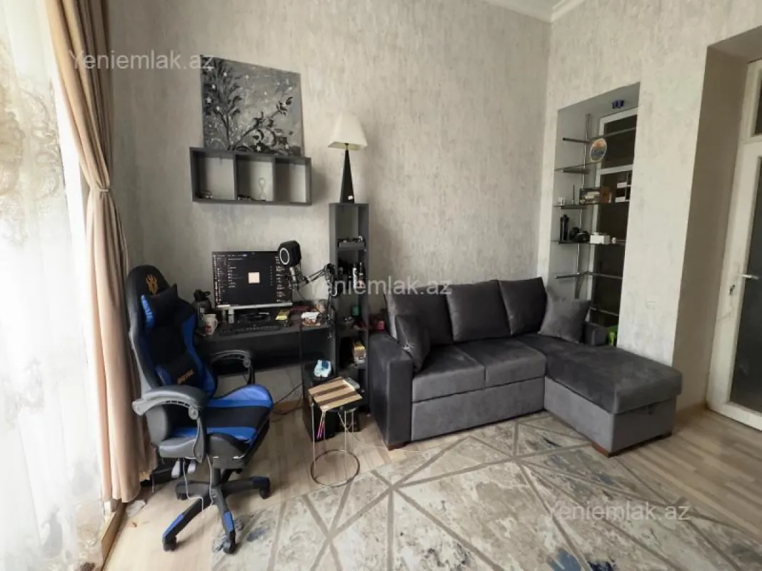 Satılır 3 otaqlı köhnə tikili 90 m²