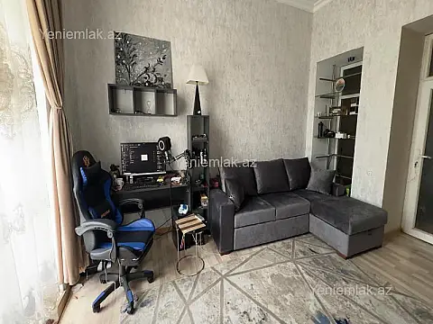 Satılır 3 otaqlı köhnə tikili 90 m²