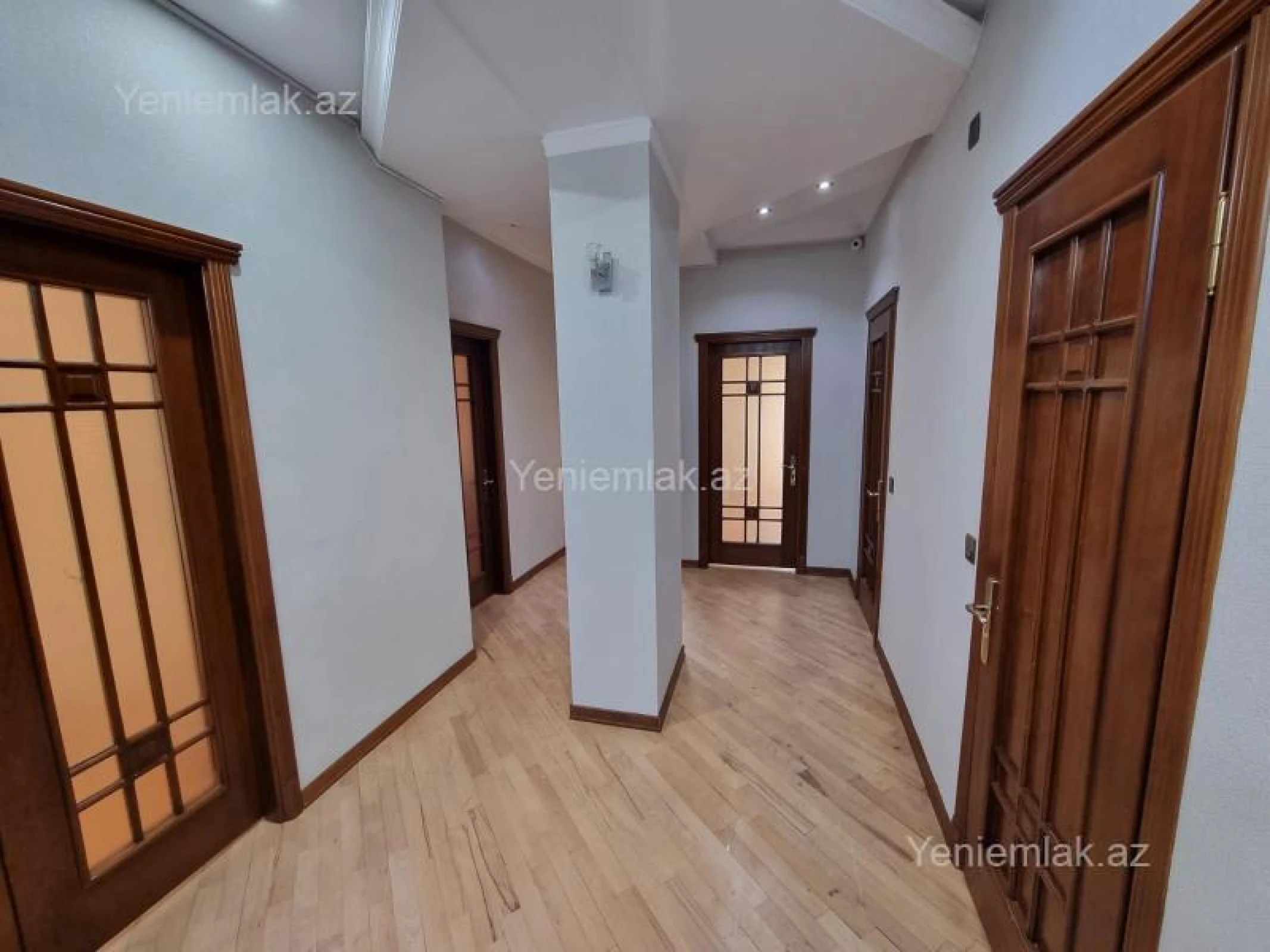 Satılır 3 otaqlı yeni tikili 135 m²