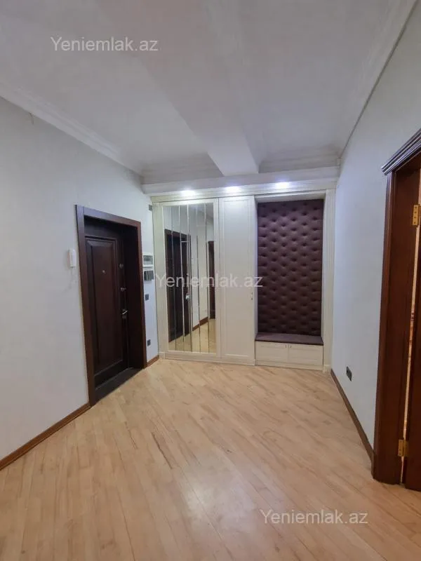 Satılır 3 otaqlı yeni tikili 135 m²