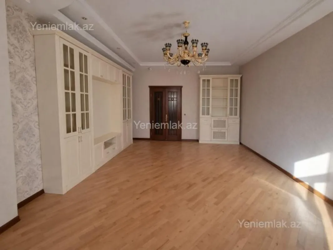 Satılır 3 otaqlı yeni tikili 135 m²