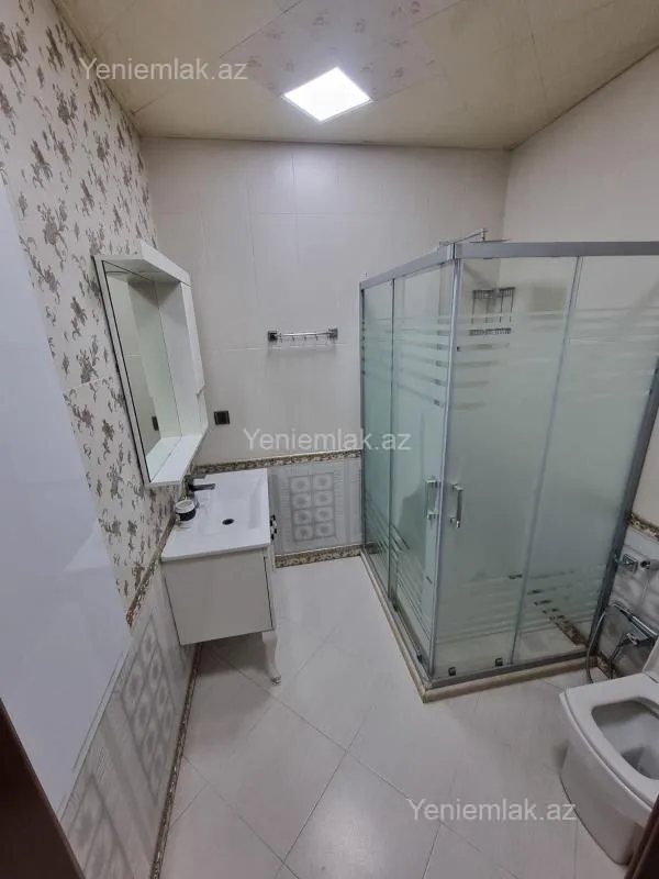 Satılır 3 otaqlı yeni tikili 135 m²