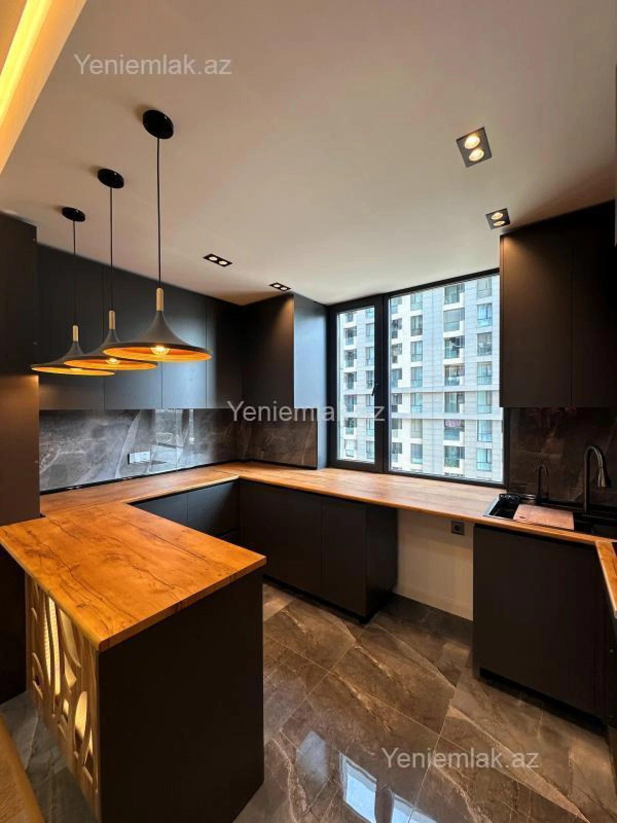 Satılır 3 otaqlı yeni tikili 100 m²