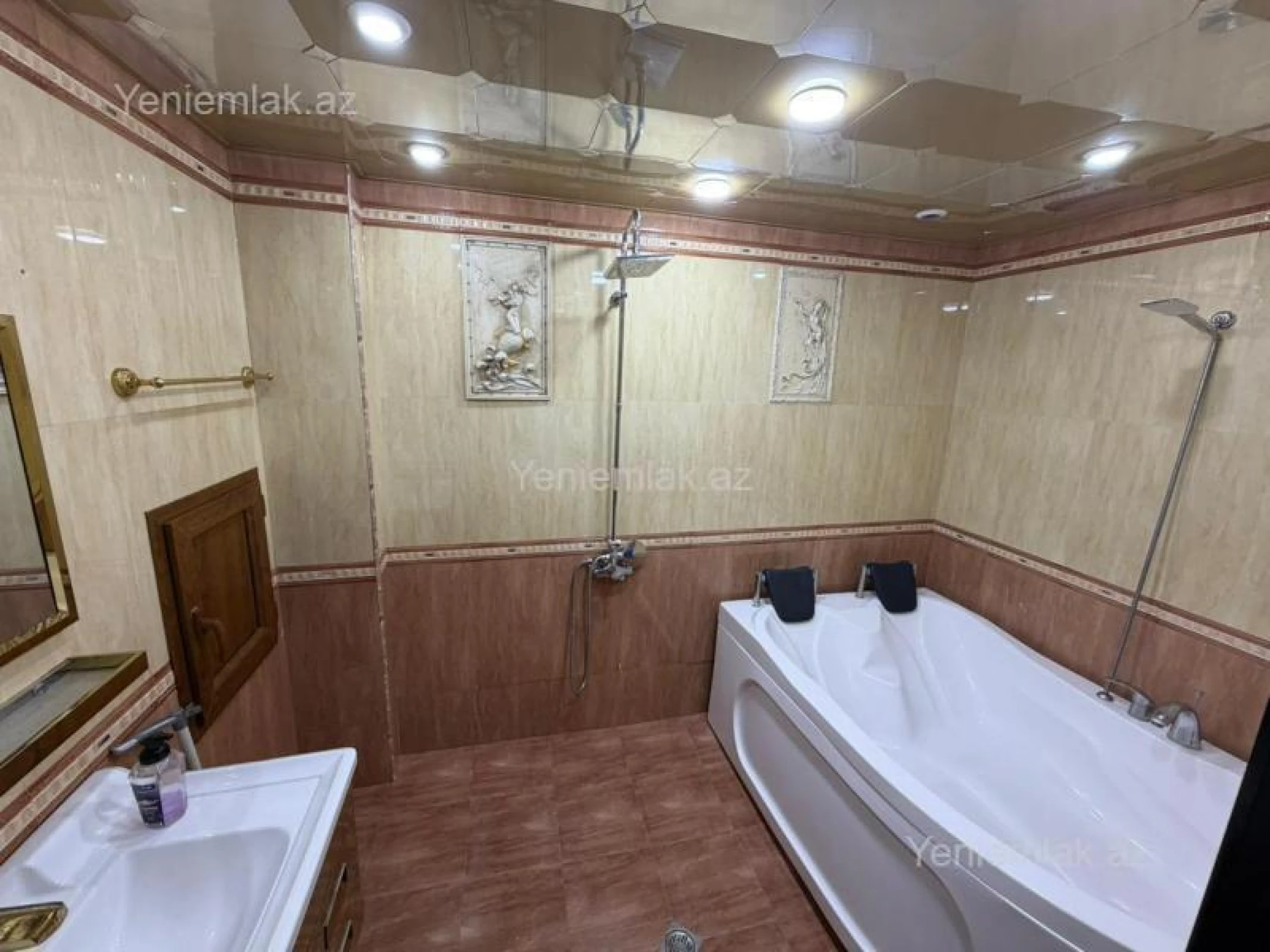 Satılır 3 otaqlı yeni tikili 140 m²