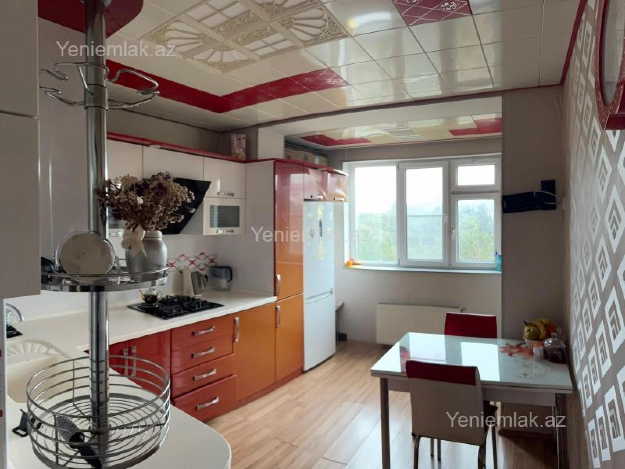 Satılır 3 otaqlı köhnə tikili 73 m²