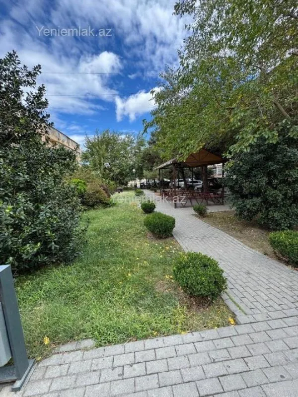 Satılır 3 otaqlı köhnə tikili 90 m²