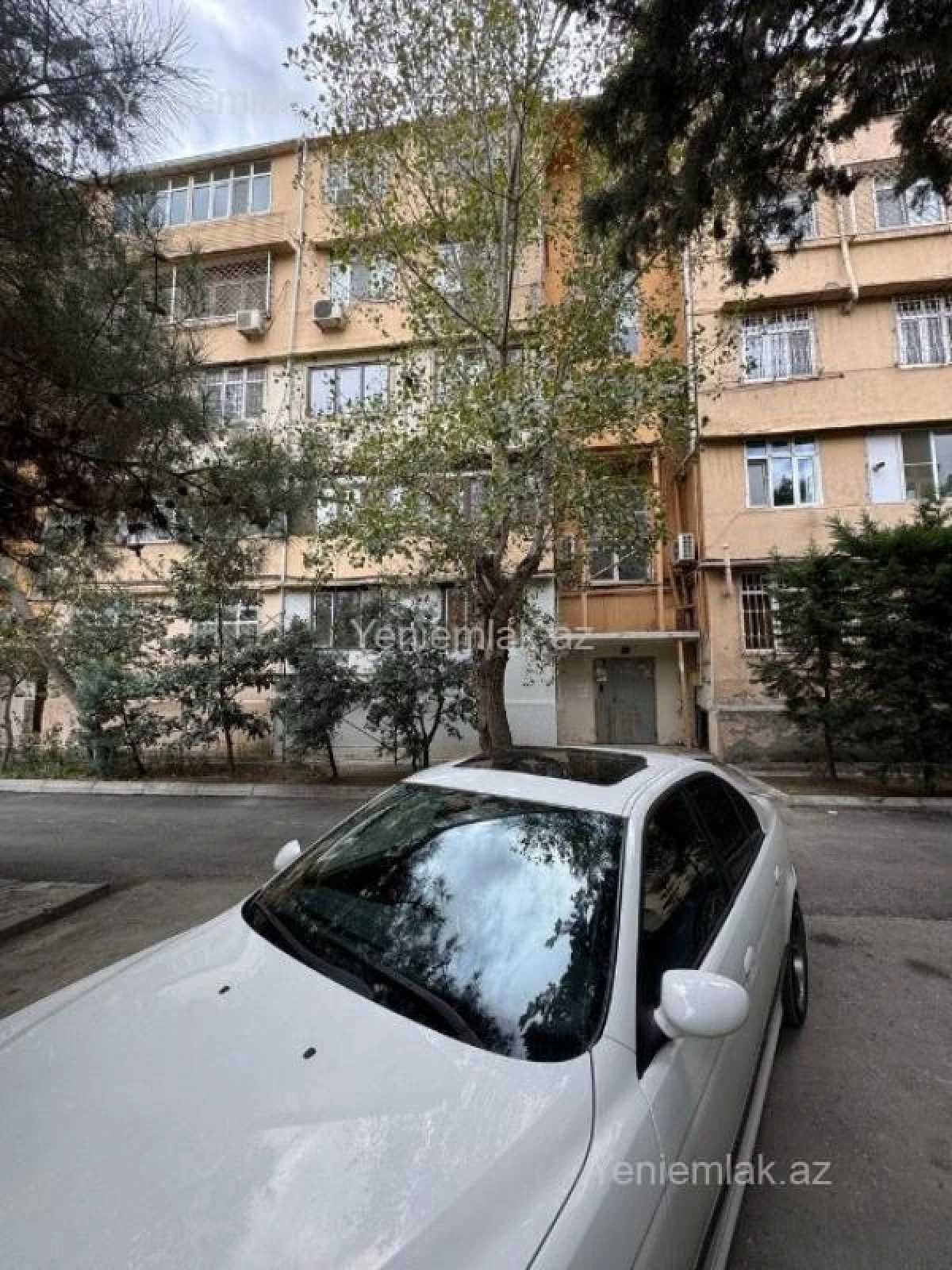 Satılır 3 otaqlı köhnə tikili 90 m²