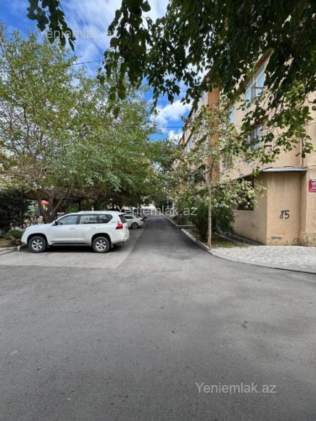 Satılır 3 otaqlı köhnə tikili 90 m²