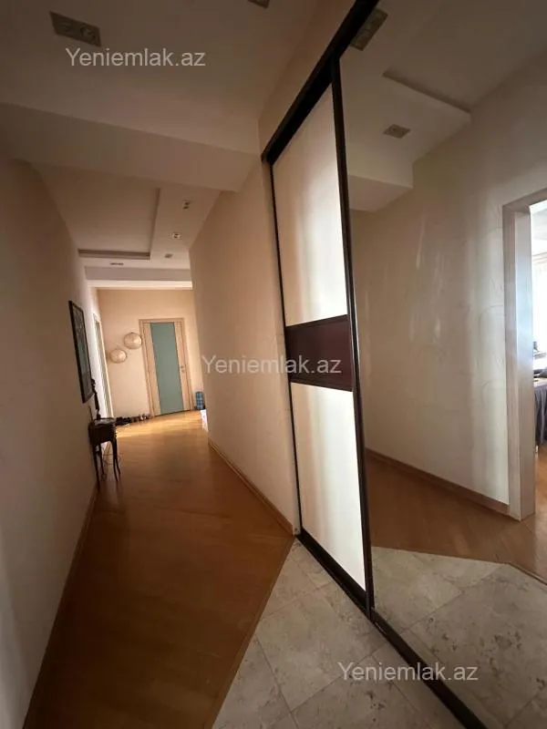 Satılır 4 otaqlı yeni tikili 165 m²