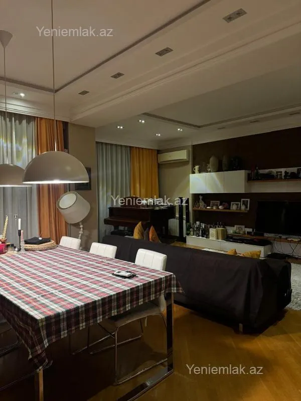 Satılır 4 otaqlı yeni tikili 165 m²