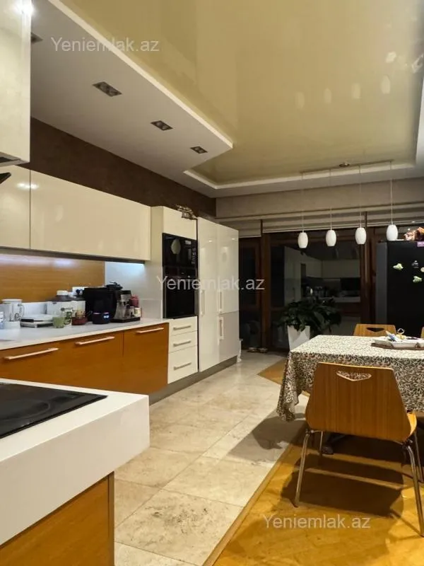 Satılır 4 otaqlı yeni tikili 165 m²