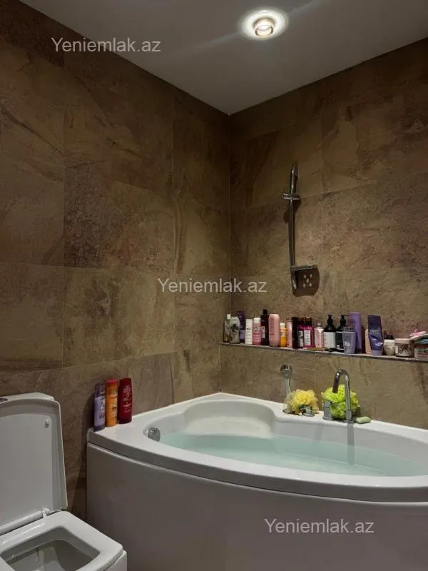 Satılır 4 otaqlı yeni tikili 165 m²