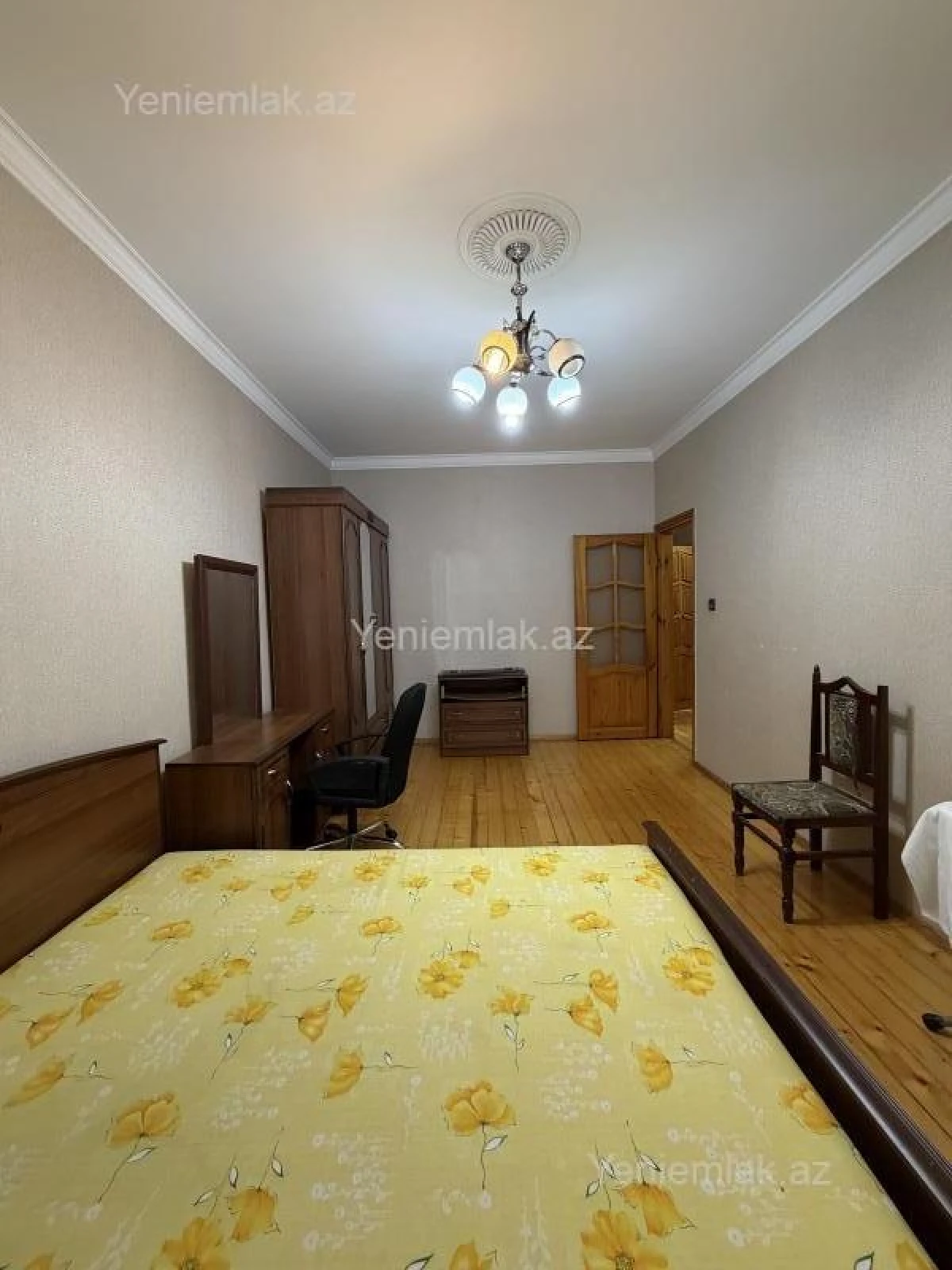 Satılır 4 otaqlı köhnə tikili 100 m²