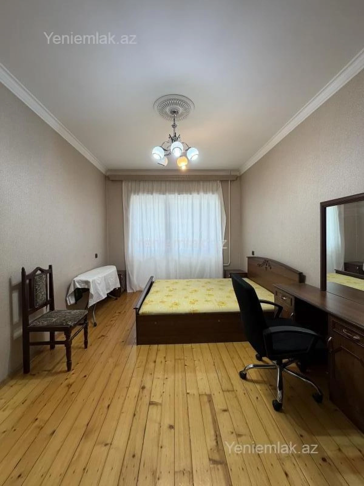 Satılır 4 otaqlı köhnə tikili 100 m²