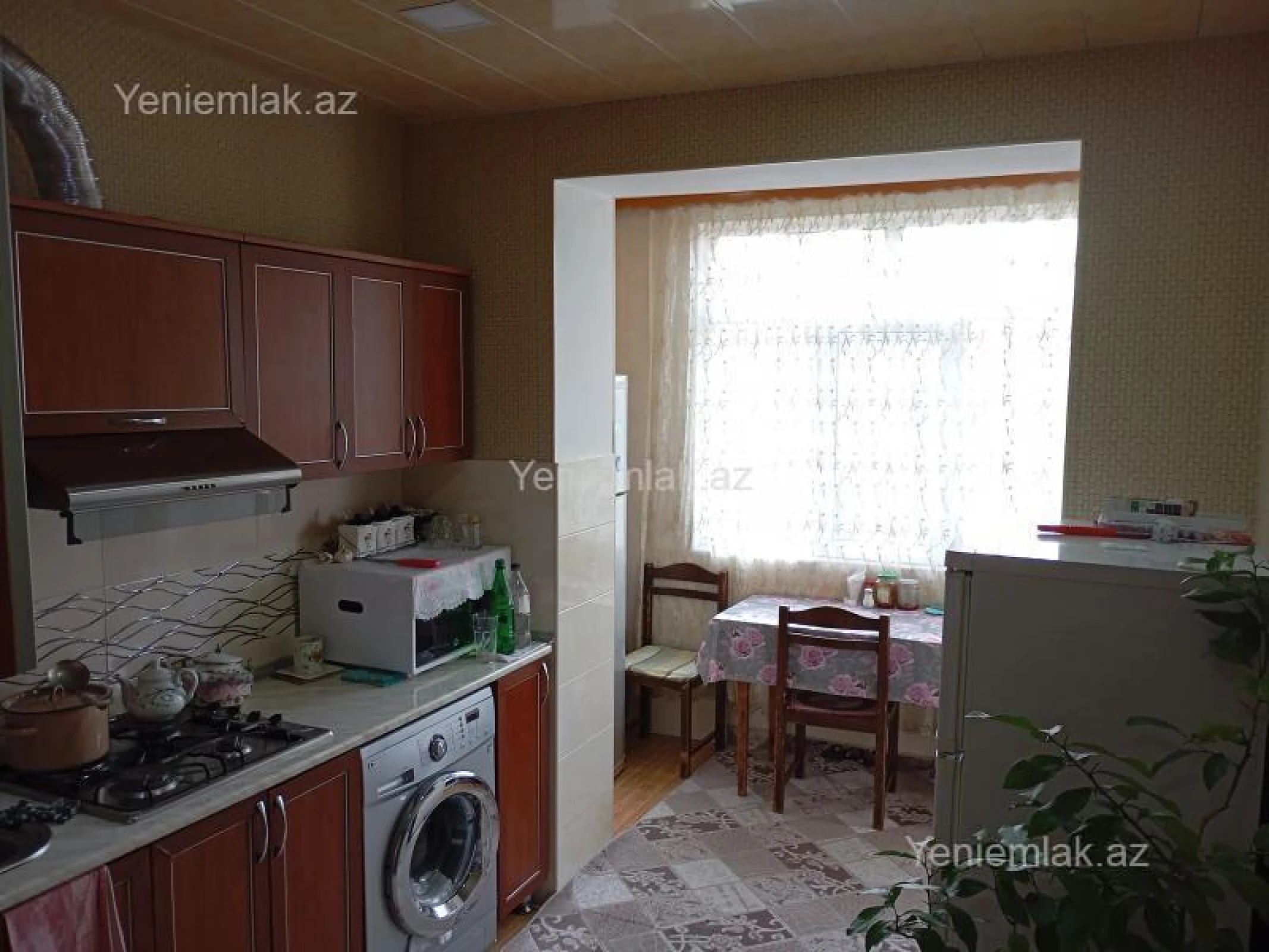 Satılır 3 otaqlı köhnə tikili 75 m²