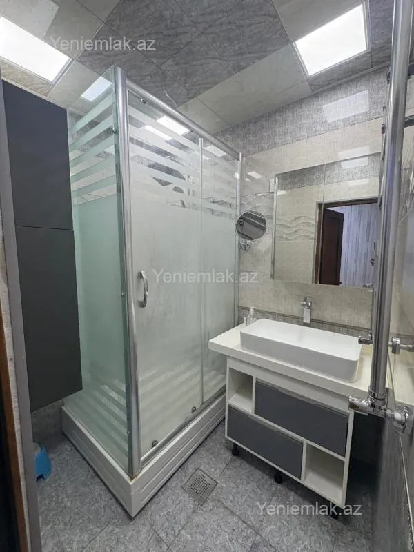 Satılır 3 otaqlı köhnə tikili 74 m²