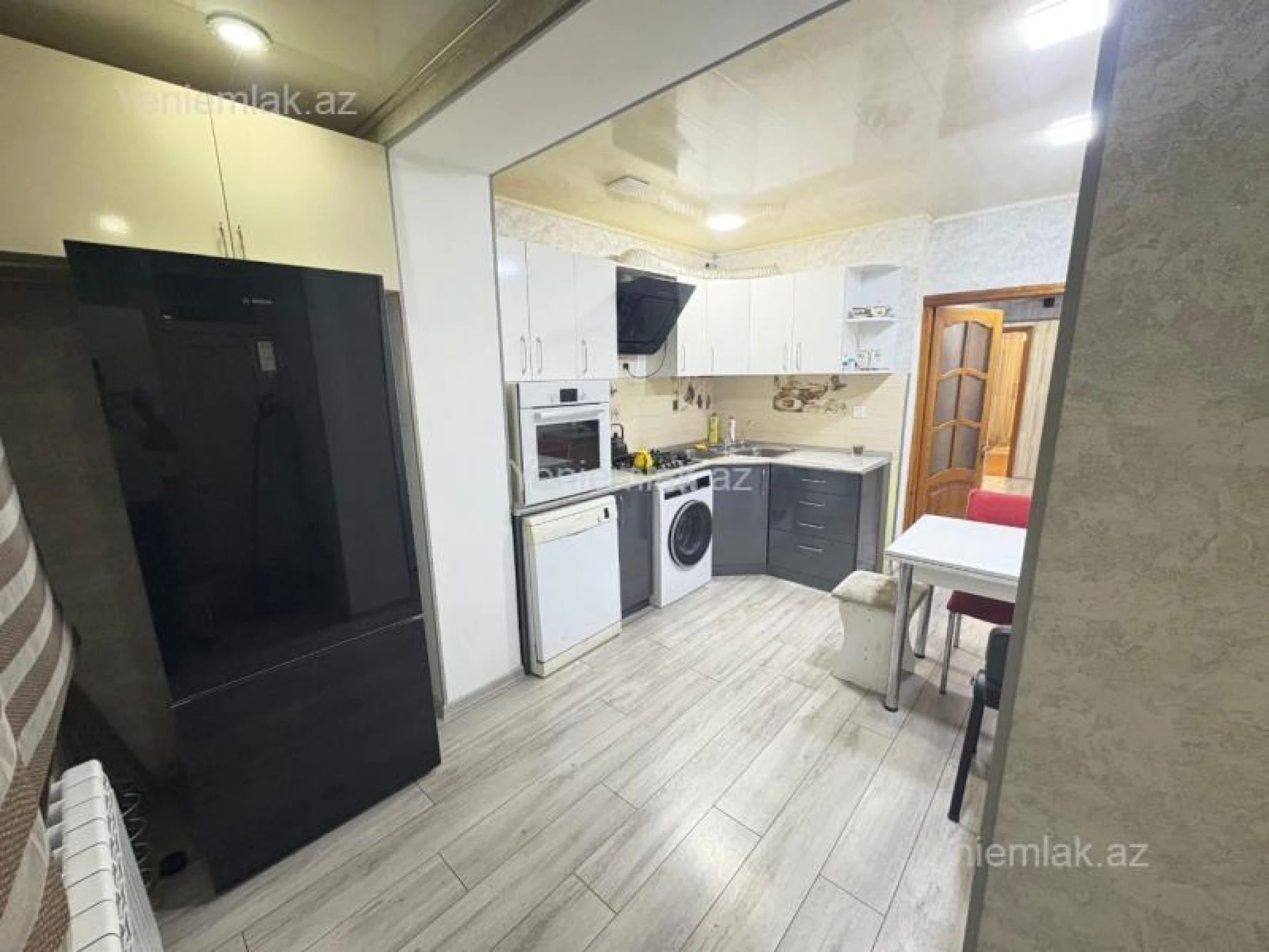 Satılır 3 otaqlı köhnə tikili 74 m²