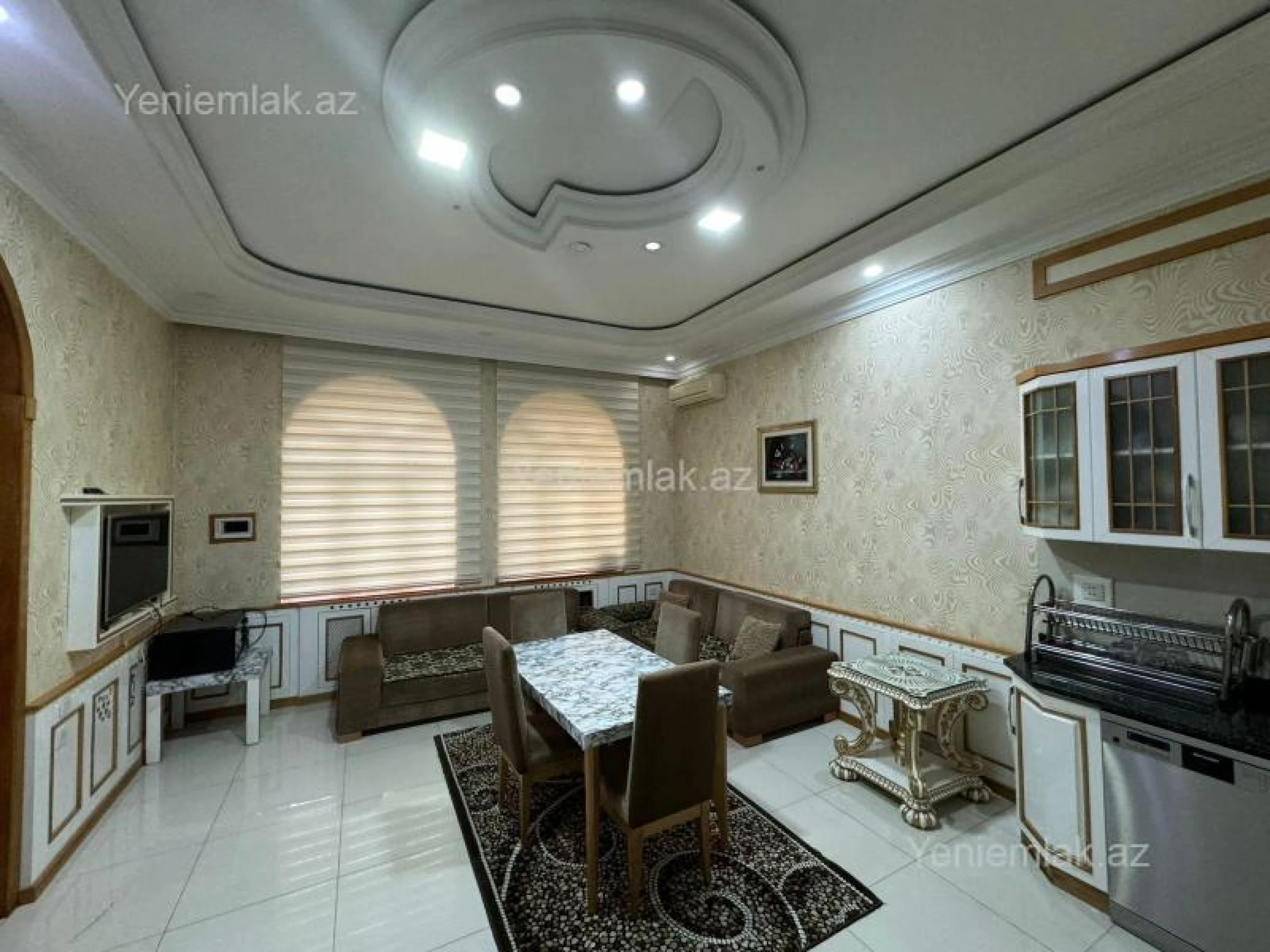 Satılır 8 otaqlı həyət evi 600 m²
