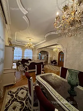 Satılır 8 otaqlı həyət evi 600 m²