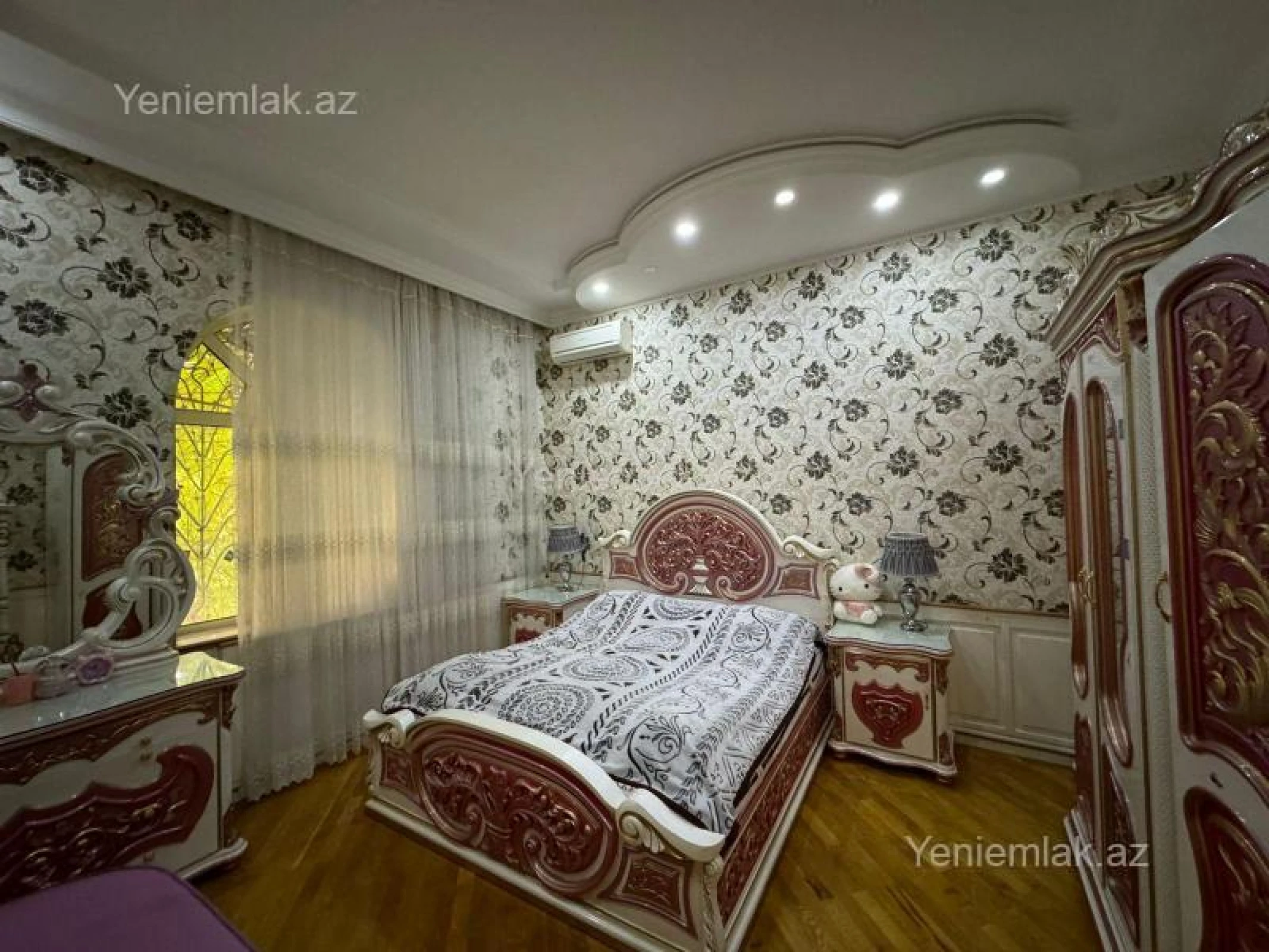 Satılır 8 otaqlı həyət evi 600 m²