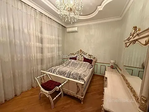 Satılır 8 otaqlı həyət evi 600 m²