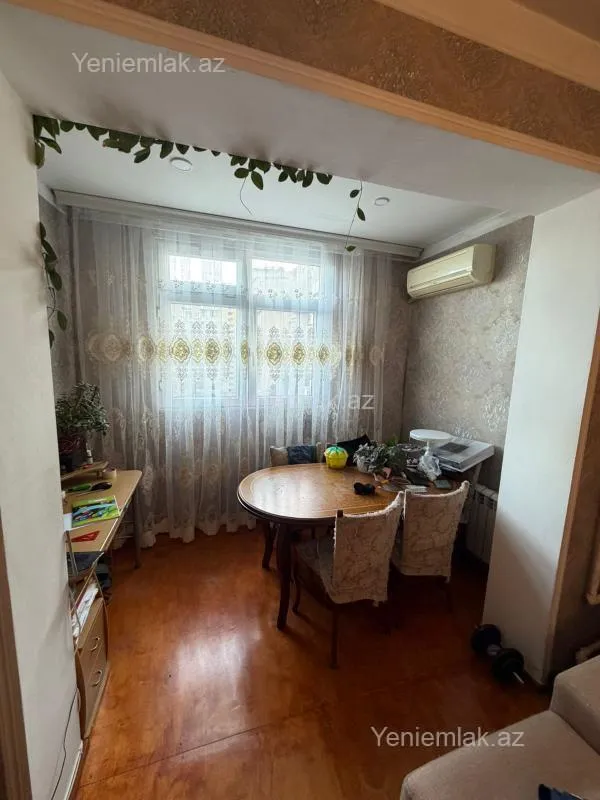 Satılır 2 otaqlı köhnə tikili 50 m²