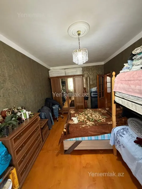 Satılır 2 otaqlı köhnə tikili 50 m²