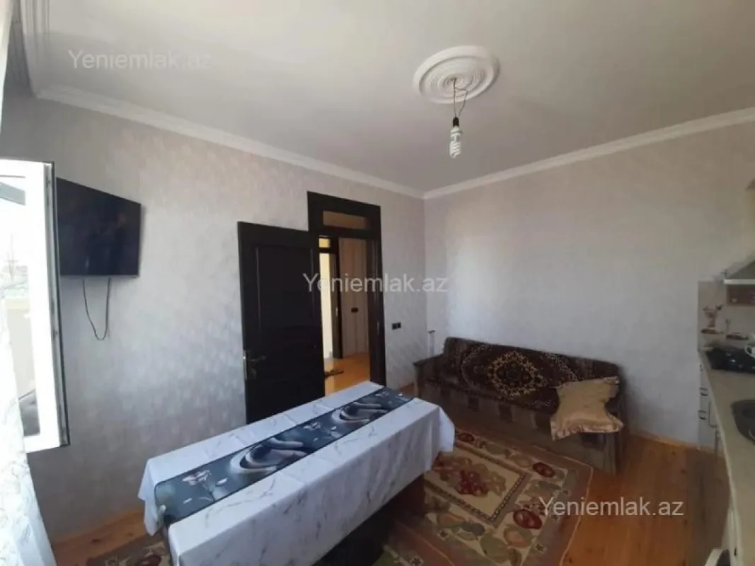 Satılır 2 otaqlı həyət evi 220 m²