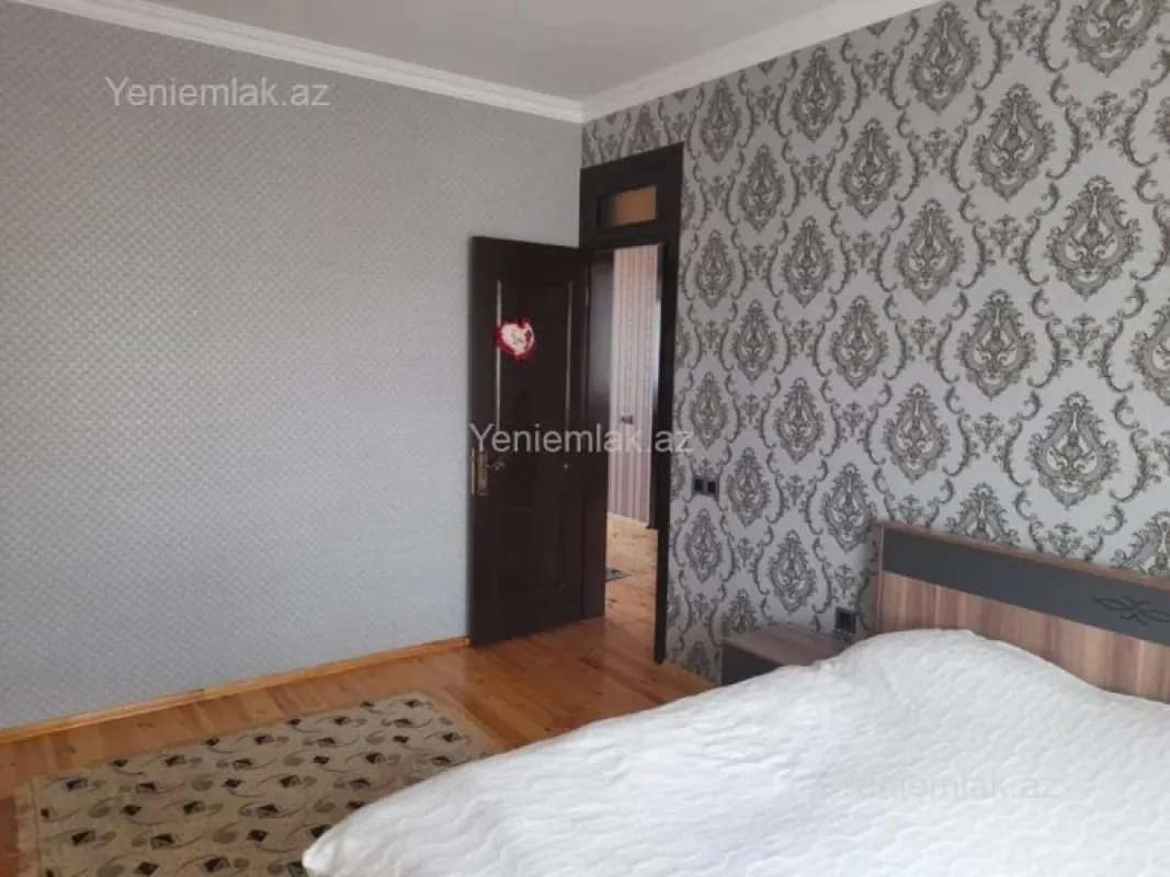 Satılır 2 otaqlı həyət evi 220 m²