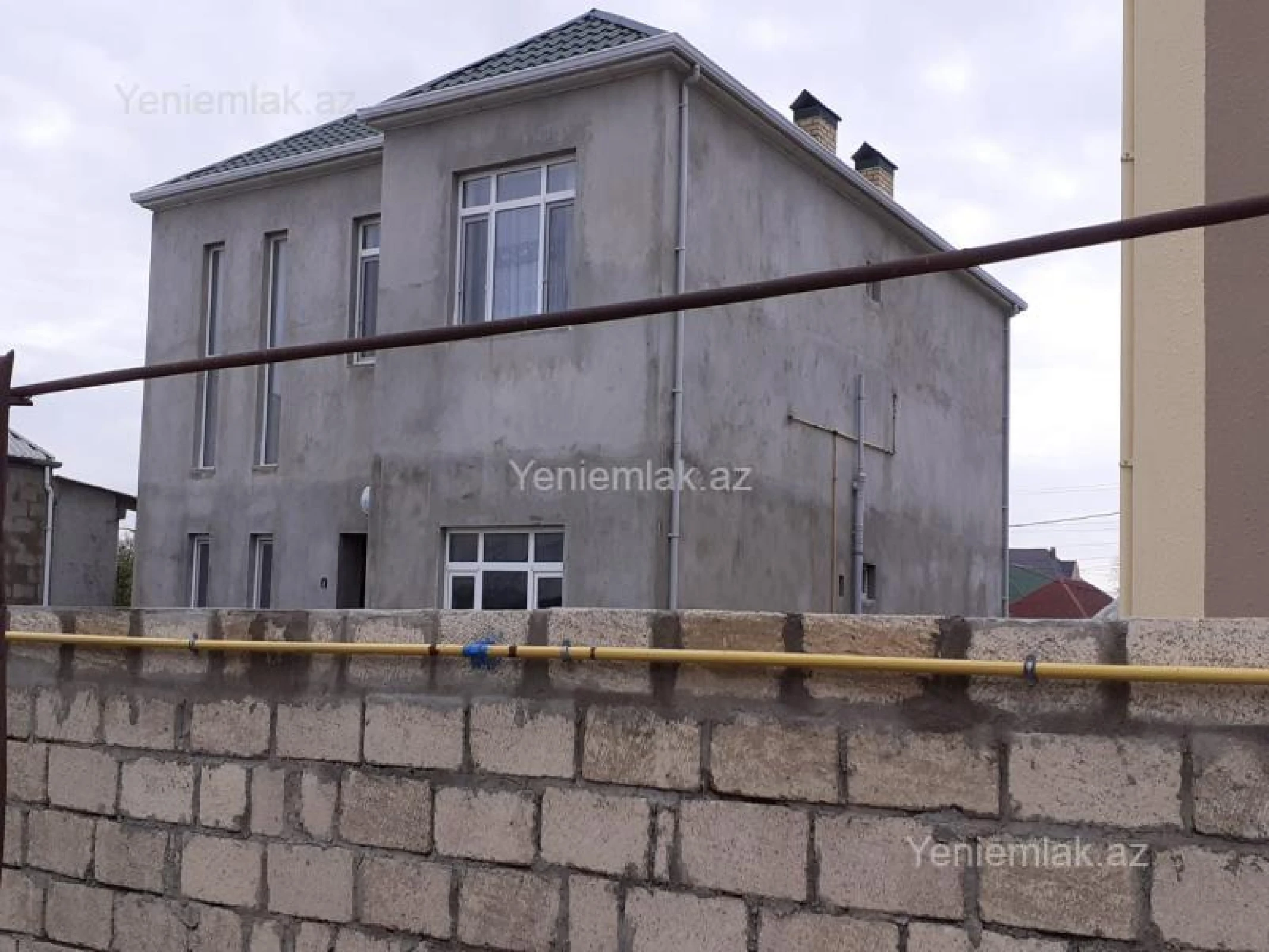 Satılır 2 otaqlı həyət evi 220 m²