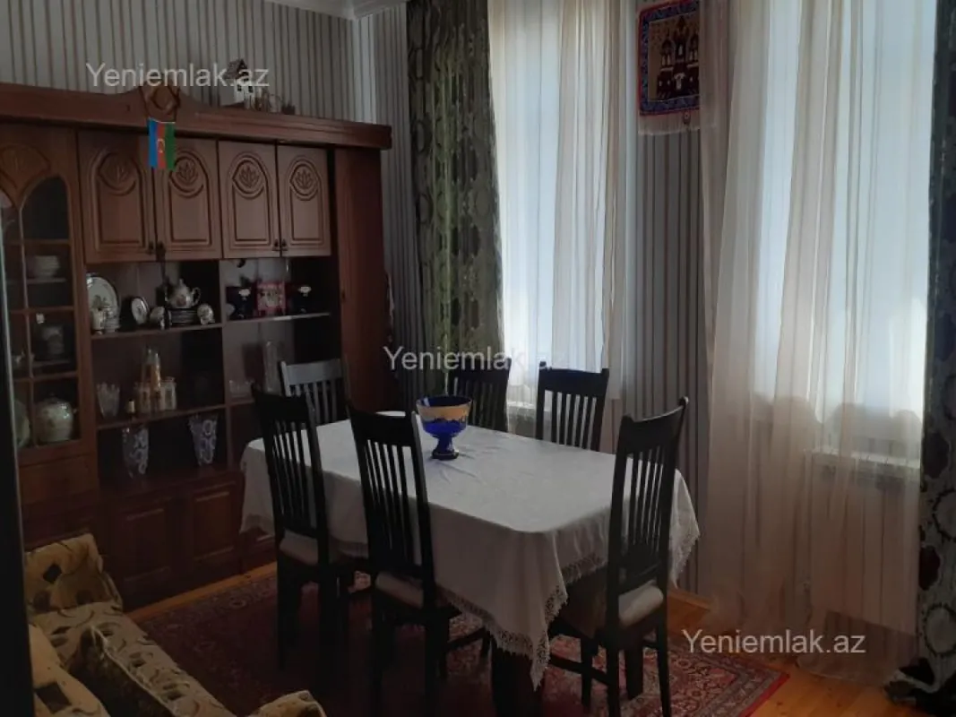 Satılır 2 otaqlı həyət evi 220 m²