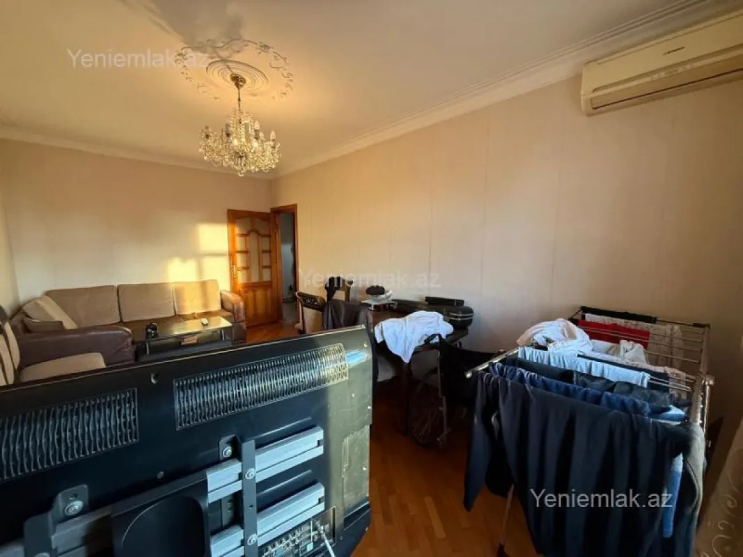 Satılır 3 otaqlı köhnə tikili 80 m²