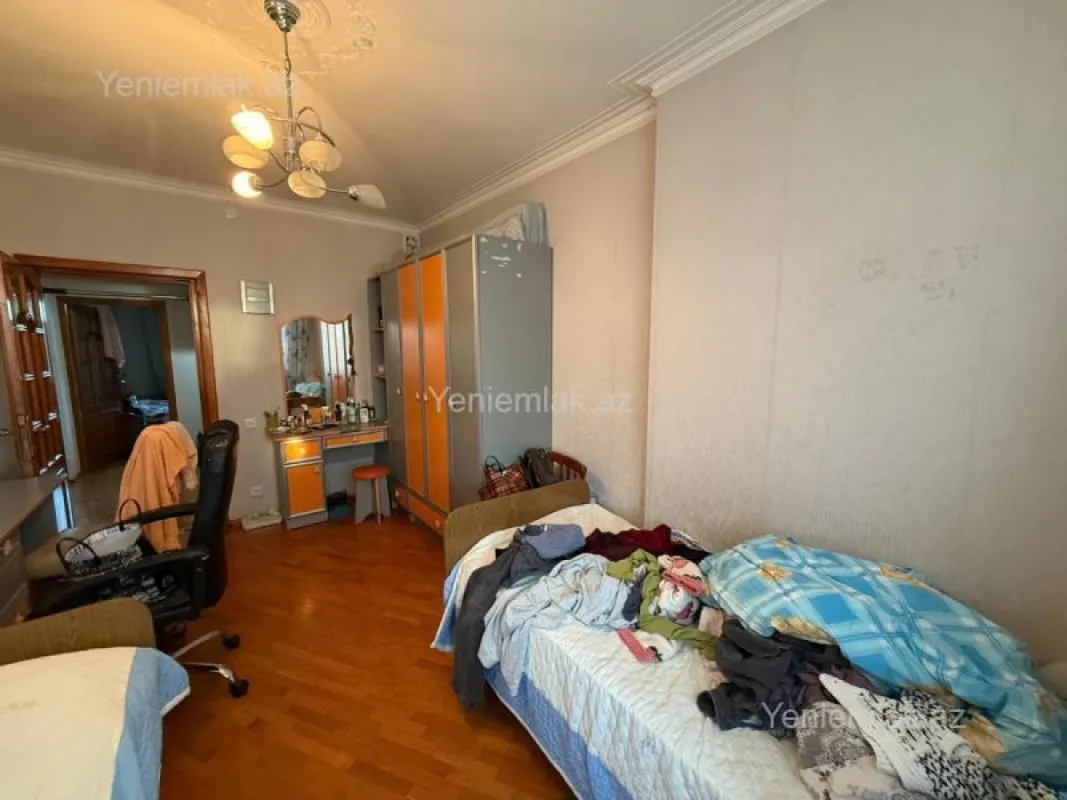 Satılır 3 otaqlı köhnə tikili 80 m²