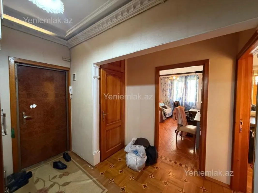 Satılır 3 otaqlı köhnə tikili 80 m²