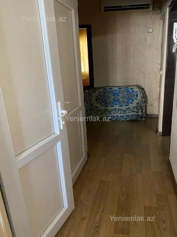 Satılır 2 otaqlı köhnə tikili 60 m²