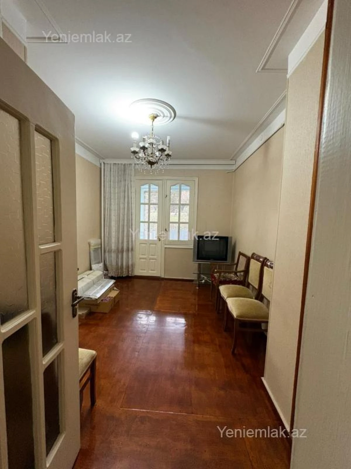 Satılır 4 otaqlı köhnə tikili 110 m²