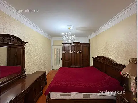 Satılır 4 otaqlı köhnə tikili 110 m²