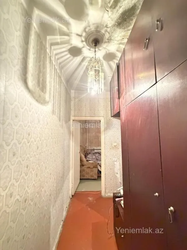 Satılır 1 otaqlı köhnə tikili 40 m²