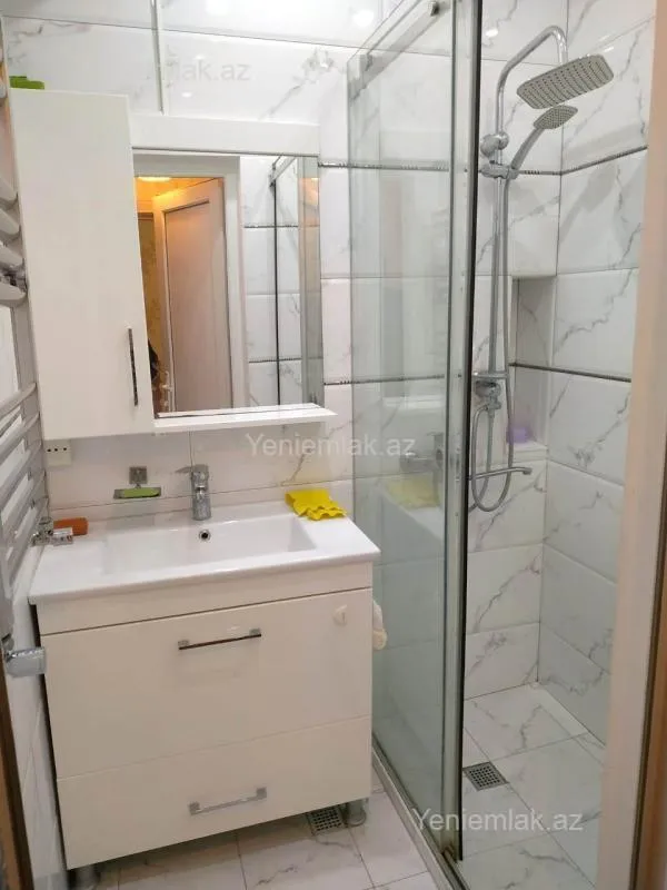 Satılır 3 otaqlı köhnə tikili 80 m²