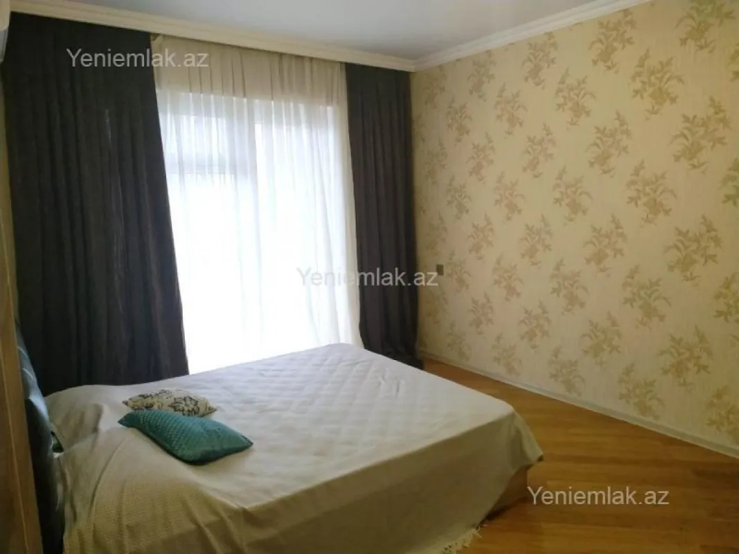 Satılır 3 otaqlı köhnə tikili 80 m²