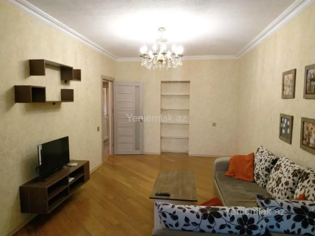 Satılır 3 otaqlı köhnə tikili 80 m²