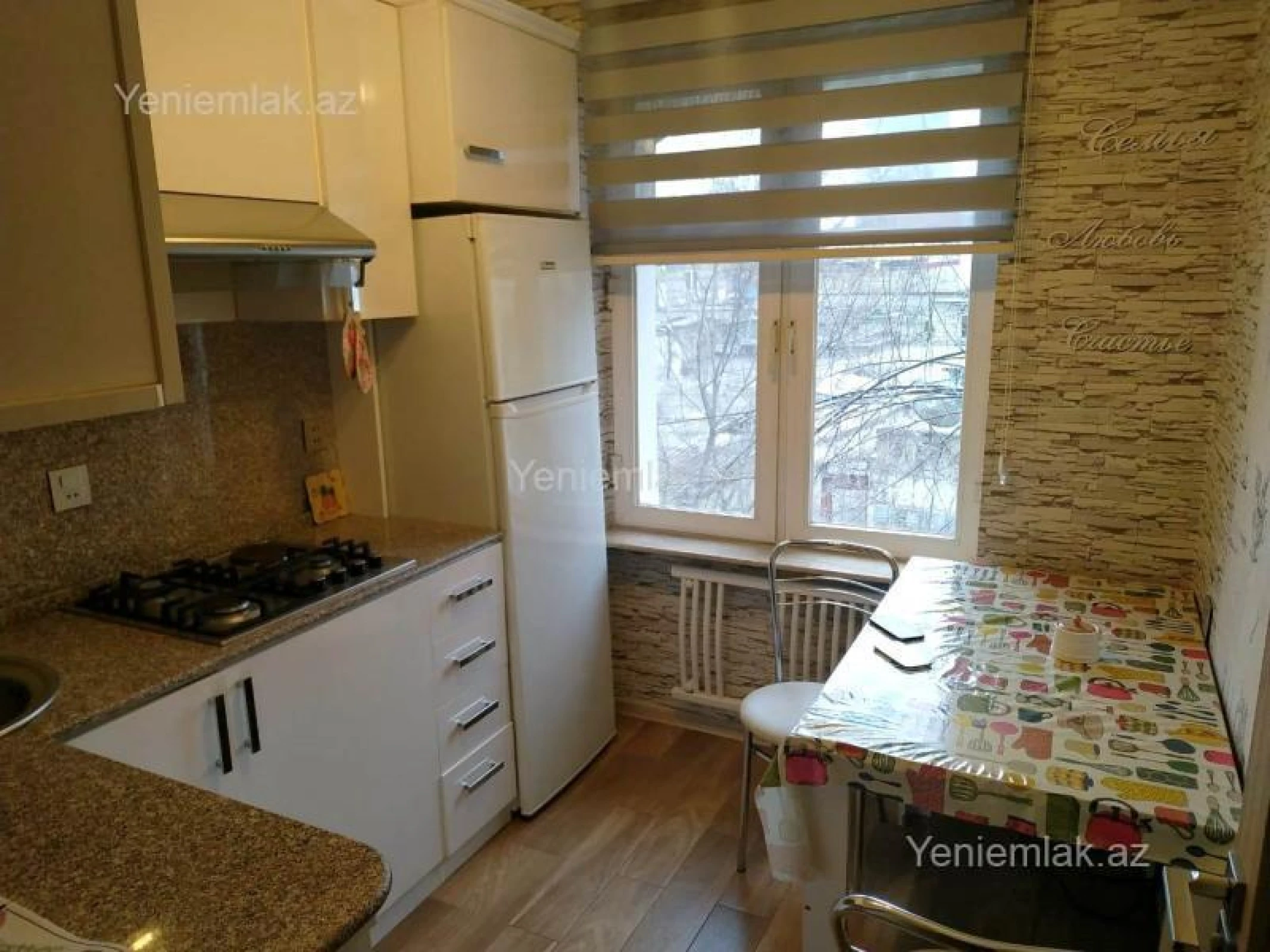 Satılır 3 otaqlı köhnə tikili 80 m²