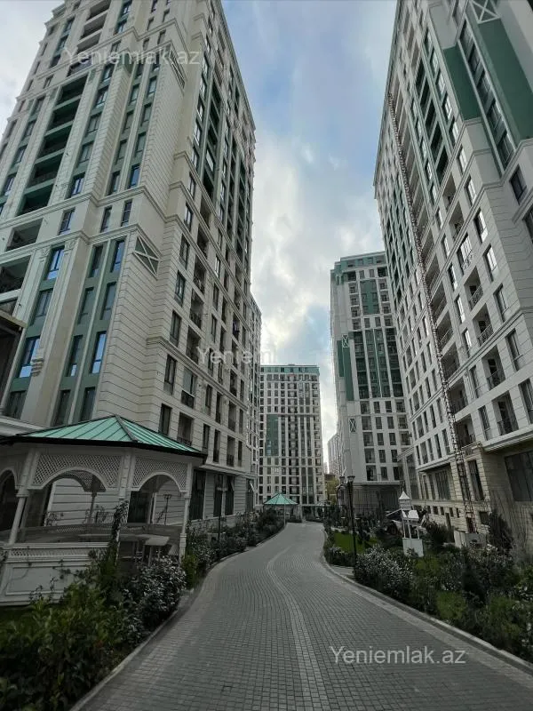 Satılır 3 otaqlı yeni tikili 143 m²