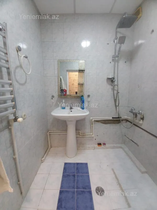 Satılır 3 otaqlı köhnə tikili 68 m²