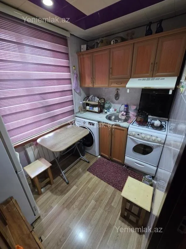 Satılır 3 otaqlı köhnə tikili 70 m²