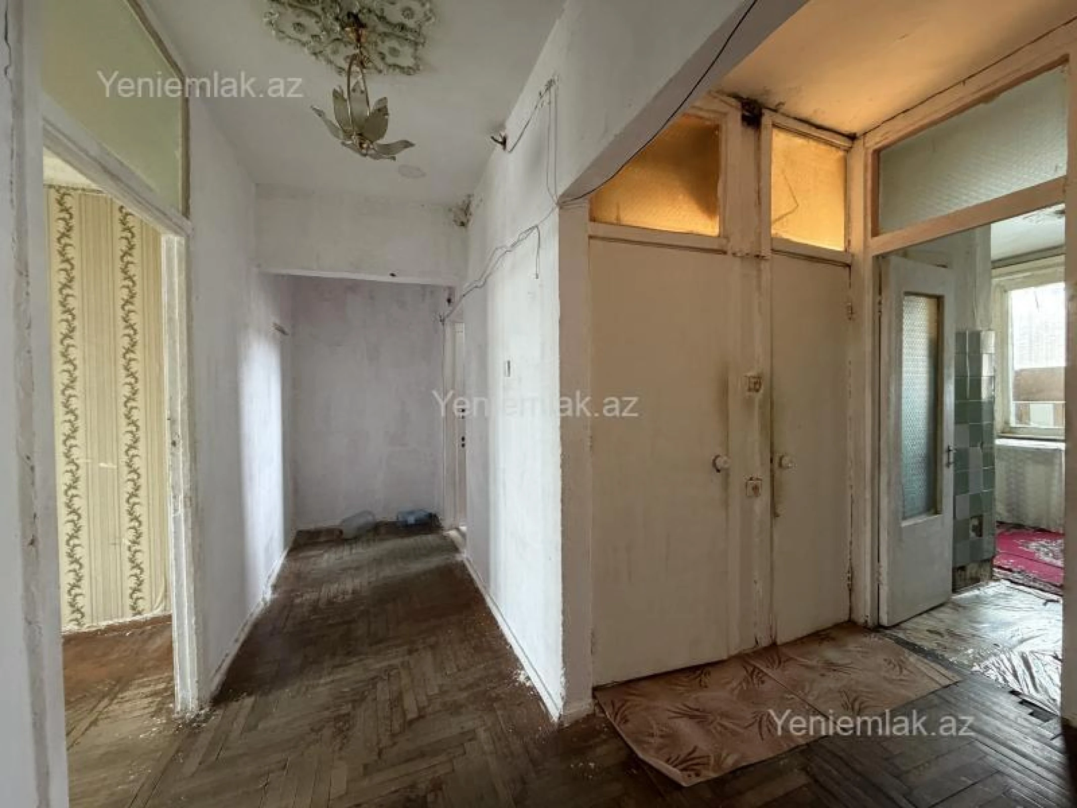 Satılır 3 otaqlı köhnə tikili 90 m²