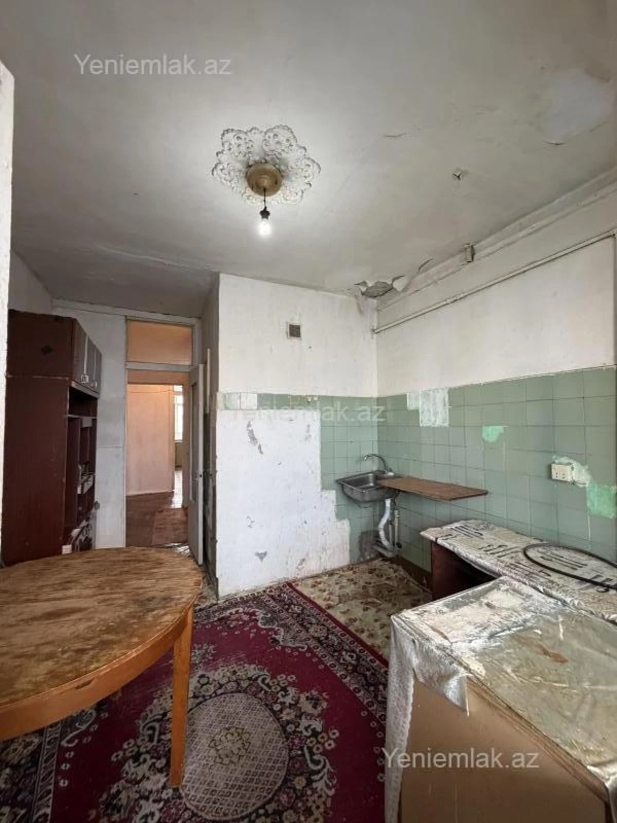 Satılır 3 otaqlı köhnə tikili 90 m²