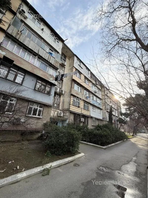 Satılır 3 otaqlı köhnə tikili 90 m²