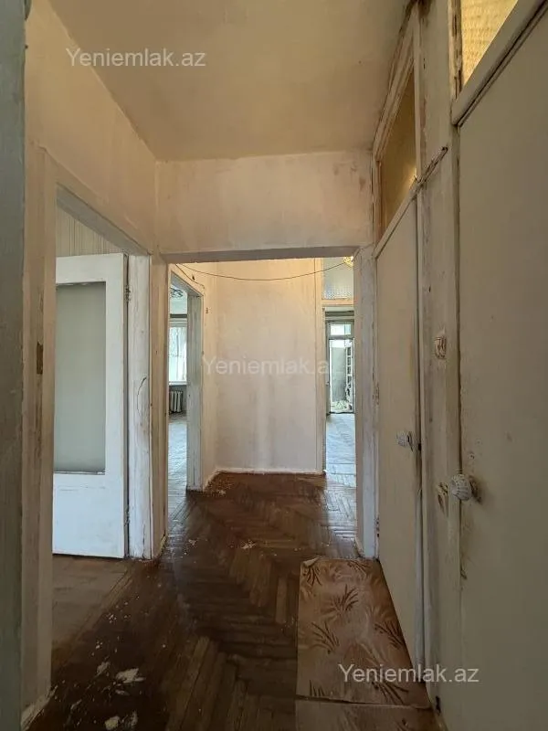 Satılır 3 otaqlı köhnə tikili 90 m²
